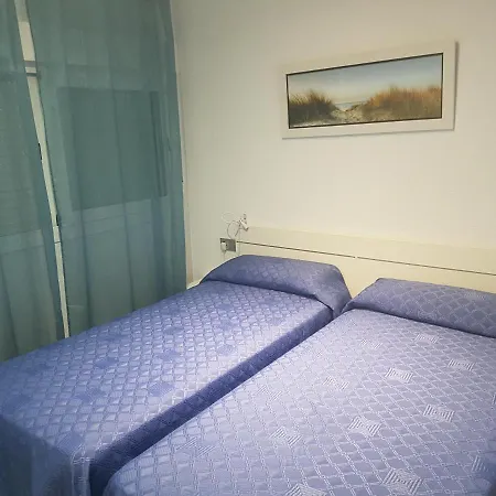 מלון דירות Cala Azul 2*