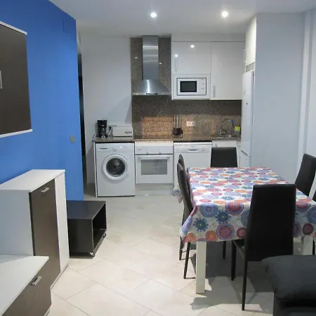 מלון דירות Cala Azul 2*