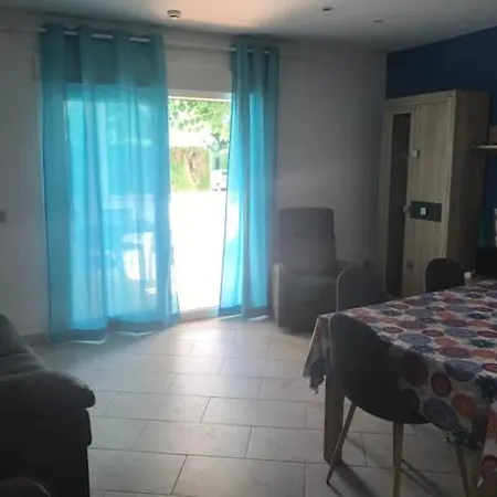 מלון דירות Cala Azul 2*